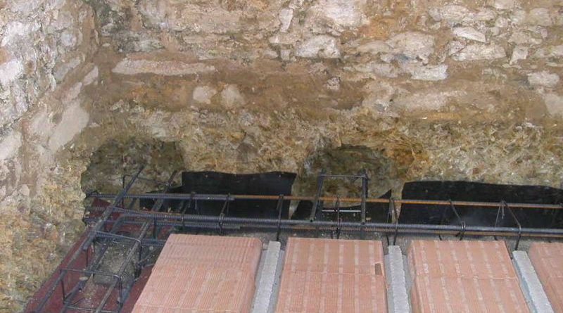 Consolidare il terreno per dar sostegno alle fondamenta della casa